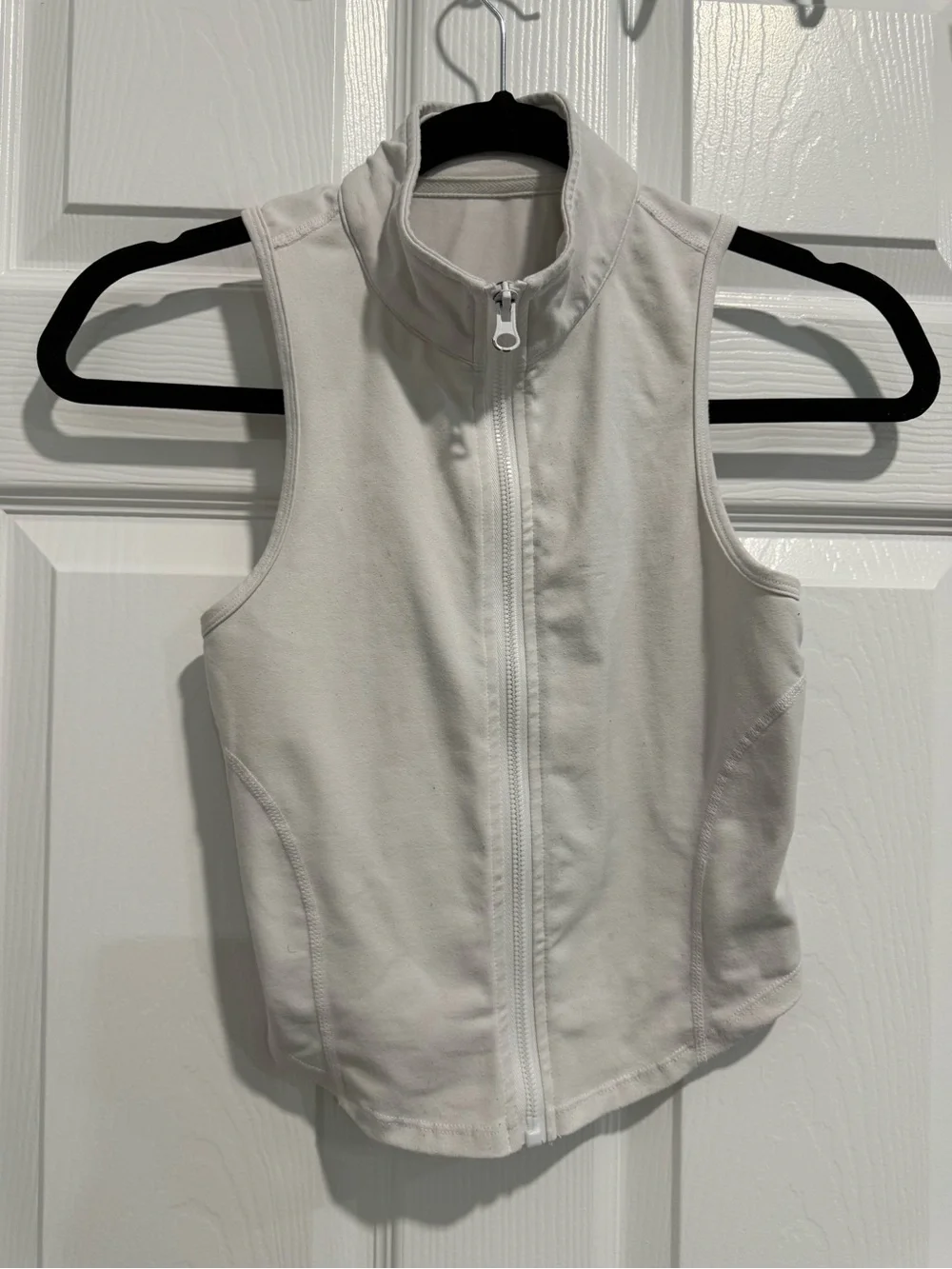 Sleeveless Zip-Front Athletic Vest in Light Gray